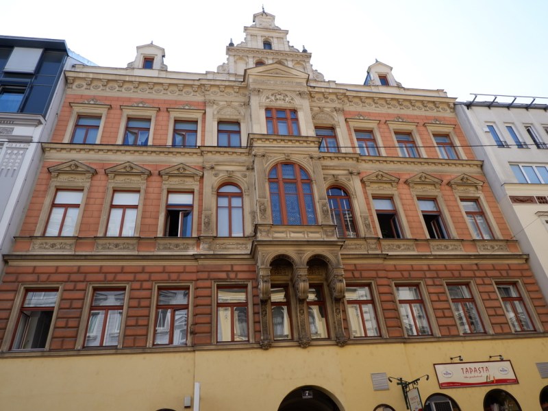 DE: Das Stadtleben nach den ersten Erfolgen – Schottenfeldgasse 7, Wien&nbsp;#5